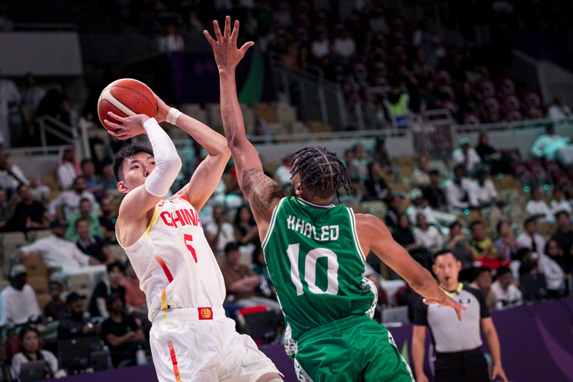 lol 新英雄-斯图加特发布备战花絮，赛前内部沟通，NBA常规赛任务艰巨，心理建设被强调的简单介绍