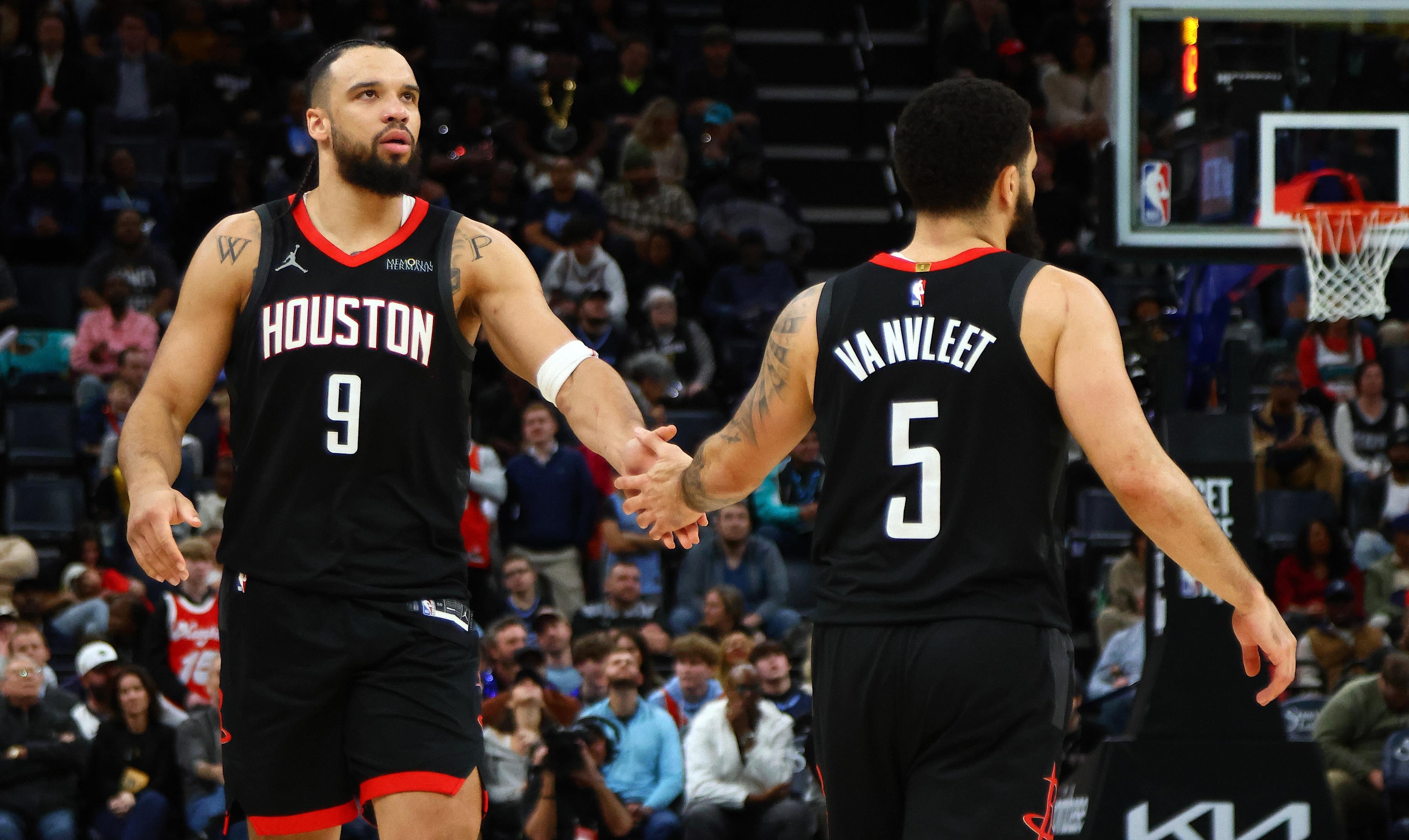 lol 职业选手-包含赛地聚焦——NBA总决赛冲刺阶段热度飙升，尤文图斯状态回暖，更衣室稳定，更衣室氛围转暖的词条