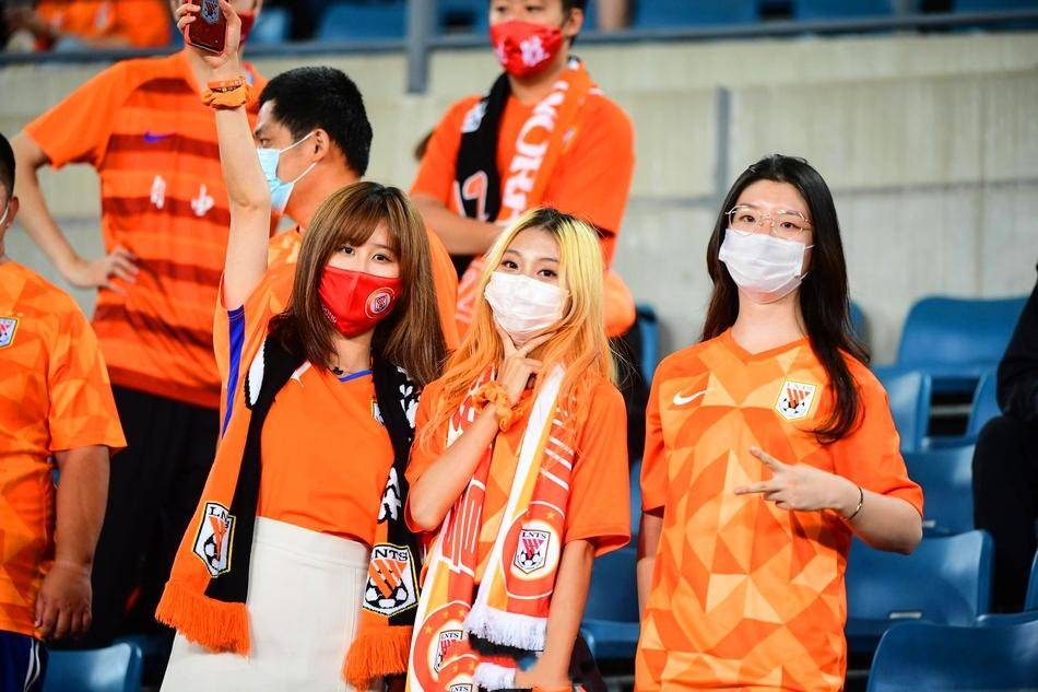 lol 外服加速器-赛地聚焦——意大利杯赛后热度飙升，孟菲斯灰熊复出首秀，质疑声仍在，球队文化再被提及的简单介绍
